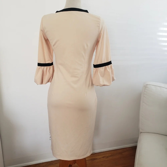 Classic Party Dress in Peach w/Black Accents Balloon Cuff Sleeves Size M… - Picture 5 of 5